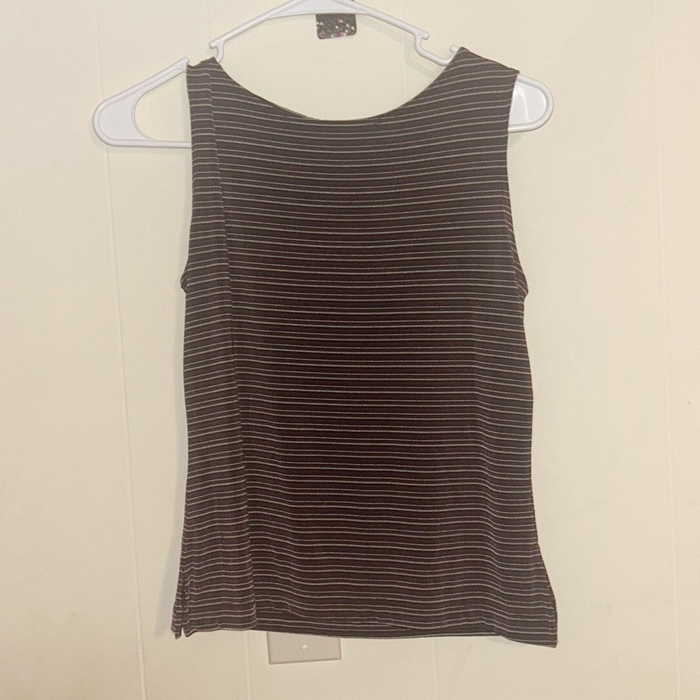 Teddi petite woman’s purple sleeveless top size small